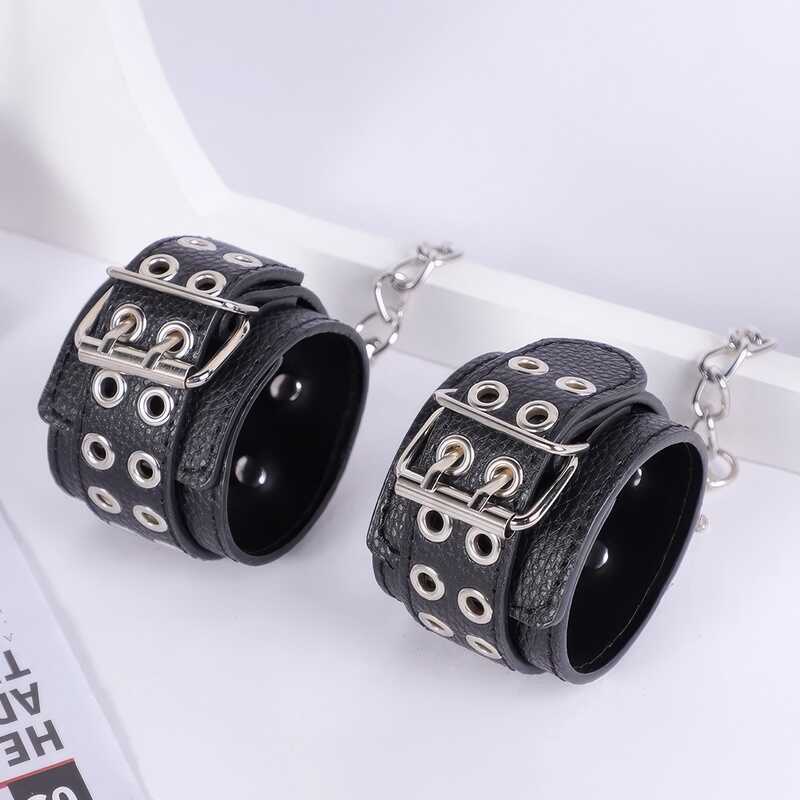 Paire De Menottes BDSM Bondage - Accessoire Fétichiste SM En Fourrure, Type Queue De Renard