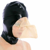 Cagoule latex ventilation