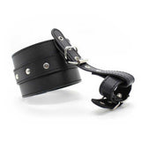 menottes bondage en cuir